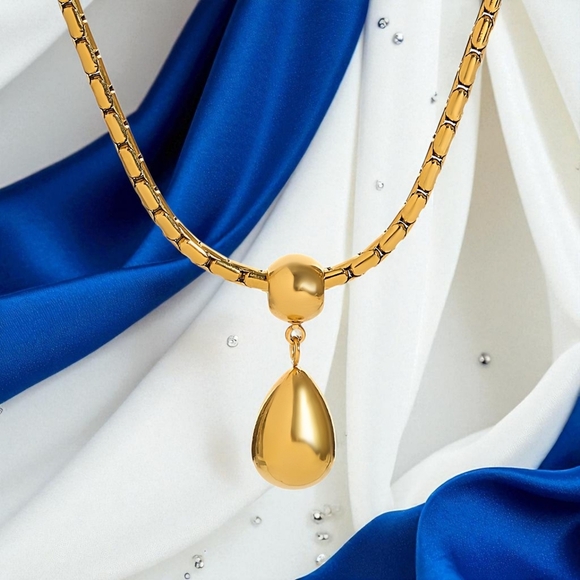 ποΈ Modern Luxe 18K Gold Plated Teardrop Pendant Necklace Trendy Minimalist Chic - Picture 9 of 12